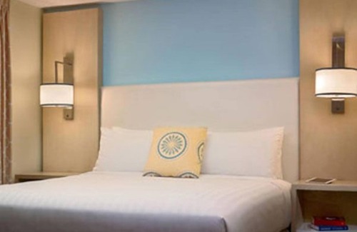 Monmouth Junction Hotel | Your Home Away From Home! Pet-Friendly, Seasonal Pool, Minutes to Quarry Park