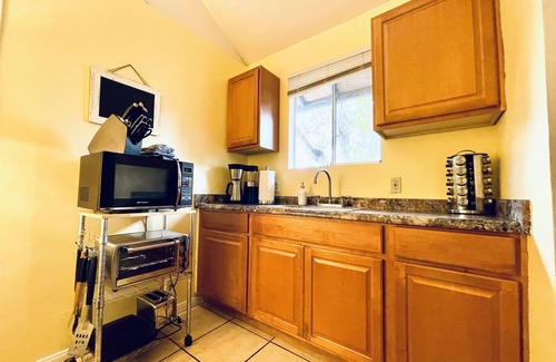 La Mesa House | Your Home Away From Home! 12 min. to SanDiego! Kids & Pets OK! Kitch/wifi/yard/