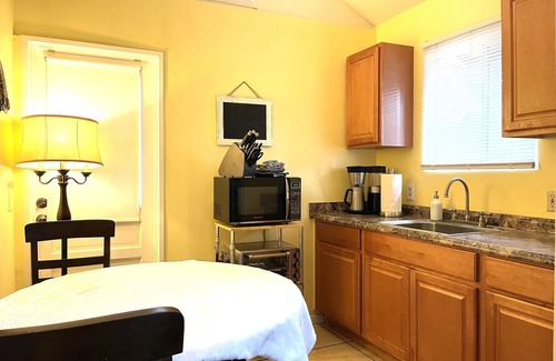 La Mesa House | Your Home Away From Home! 12 min. to SanDiego! Kids & Pets OK! Kitch/wifi/yard/