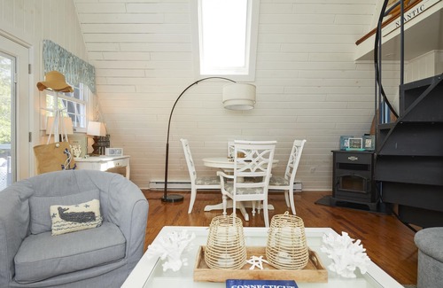 Niantic House | Your Nest Near The Beach