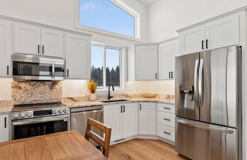 Evergreen House | Your Peaceful Glacier Getaway