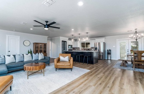 Abilene House | ☀️Your Perfect Family Retreat! 5BR Home w/Private Pool and Great Yard!