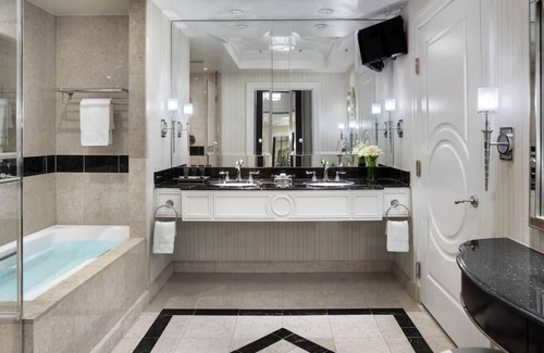 Las Vegas House | Your Relaxing Getaway Awaits! Outdoor Pool, Parking, Near Bellagio Fountains!