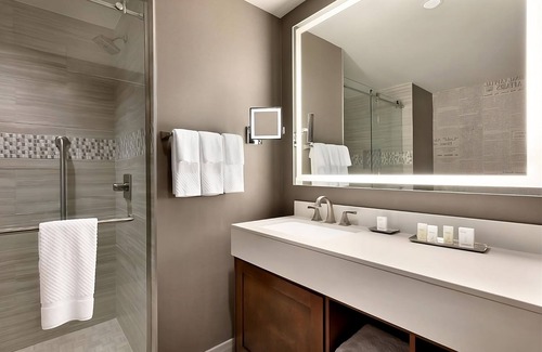 Berkeley Heights Hotel | Your Relaxing Getaway! Free Breakfast, Indoor Pool, Free Parking!