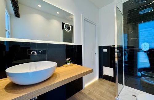 Meta House | YourHome - Il Pino Rooms & Apartment