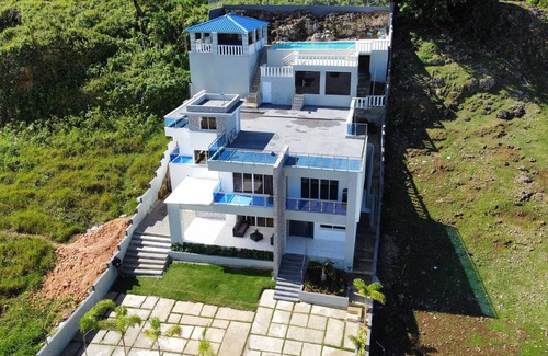 Cabrera House | yurys villa