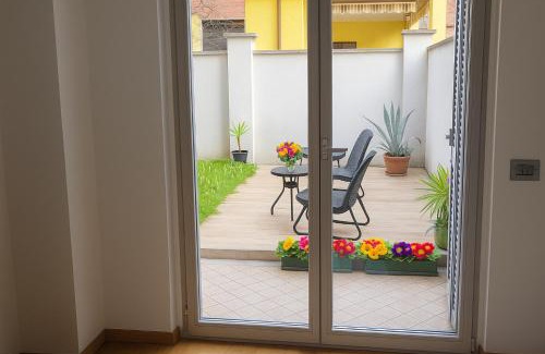 Pero Apartment | Zen Garden House - in front of the metro