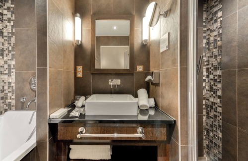 Juvignac Hotel | Zenitude Hotel la Valadière, an Ascend Collection Hotel