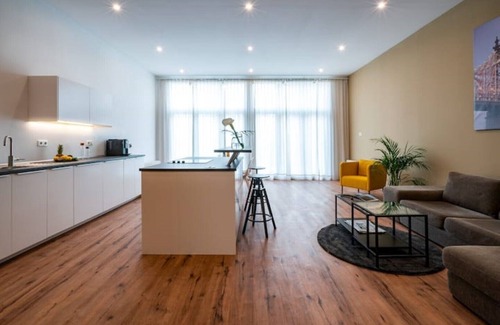 Saarbruecken Apartment | Zentrales 80-qm-city-apartment für 3 Pers