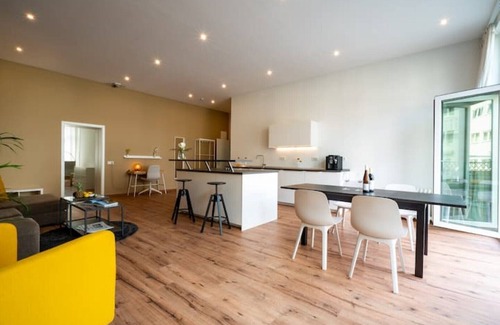 Saarbruecken Apartment | Zentrales 80-qm-city-apartment für 3 Pers