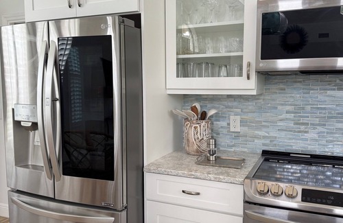 Hobe Sound House | Zephyr House in Zeus Park - Walk to Beach & Dining, Game Room, Screen Patio Boho