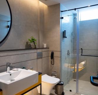 Kakinada Hotel | ZIBE Luxe Kakinada by GRT Hotels