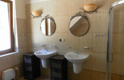 Bytow House | Zielone Wzgórza