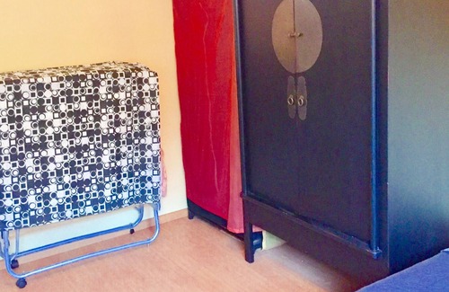 Loerrach Apartment | Zimmer 1, 15qm, max 3 Erw+2 Kind