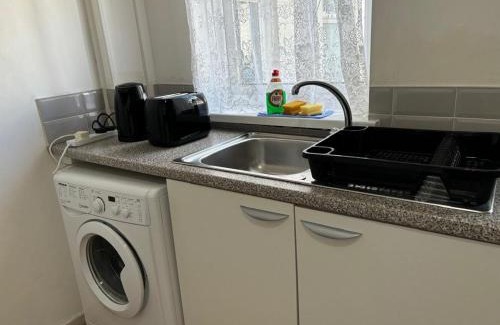 Blyth Apartment | Zinoc Delight, free parking, at City centre, close to the sea & lovely places