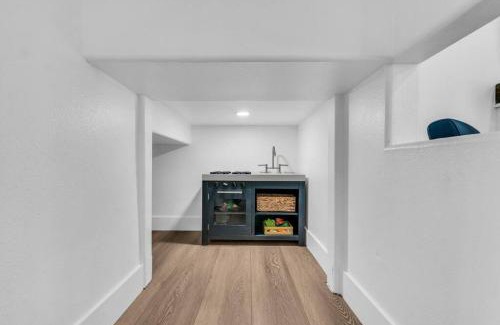 Glendale House | Zion Plush Family Escape HotTub, Games, Sleeps 14