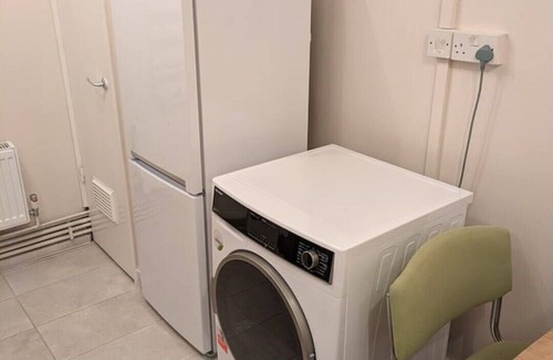 De Beauvoir Apartment | zone 2 central London next to City, Balcony with views of London skyline