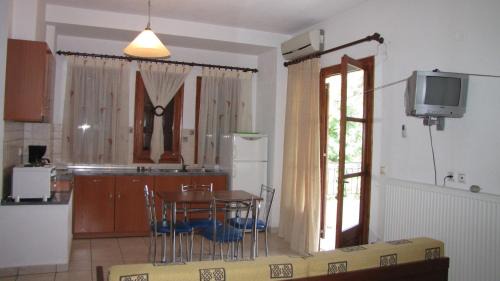 Milina Apartment | Zouzoula House