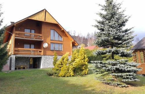 Skhidnytsya House | Zrub