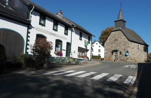 Montenau House | Zum Goldhahn