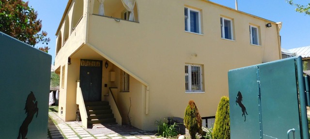 Lake Sevan Garden Villa/Sleeps 9/BBQ, Balcony & Outdoor Space
