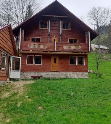 Крайня Хата