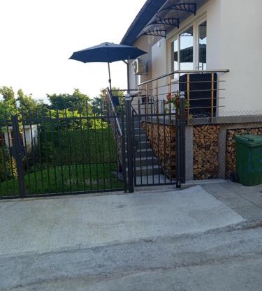 Самостоятелен Apartment Emili