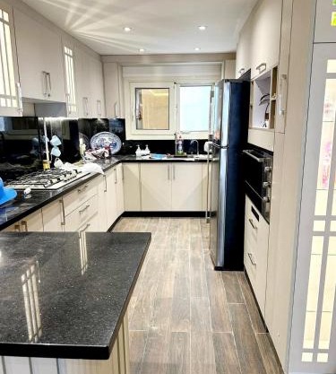 دوبليكس فاخر فيلا للايجار مفروش في ارقي اماكن لوران