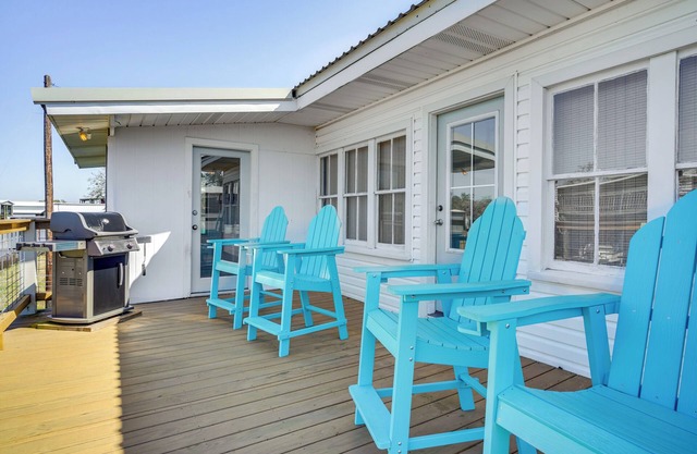 1 Mi to Cypremort Point: Waterfront Gem w/Dock!