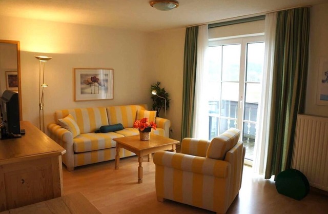 1-Zimmer- Appartement mit Doppelbettschlafcouch