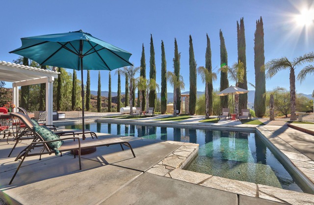 10 Acres Near Wineries: Pool, View, Dog-friendly, BBQ - The Vintage RV by Ranch Life Getaway