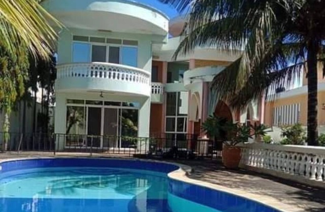 10 km from Haller Park, Swimming Pool, WiFi, Parking, Beaches.