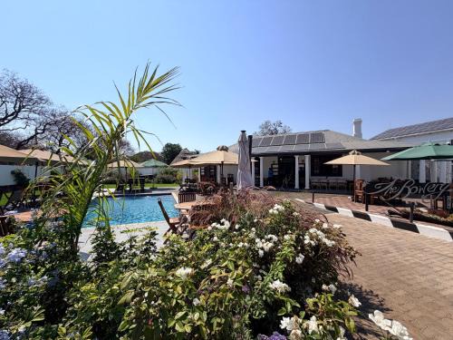 10 on Pauling Hotel Bulawayo