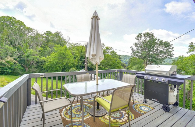 18 Mi to Red River Gorge: Beattyville Retreat