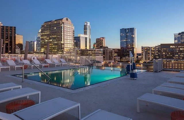 1br Deluxe Unit Rooftop Pool Austin Skyline Views!
