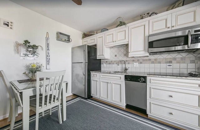 1BR Ocean Block Condo – 140’ from the Beach