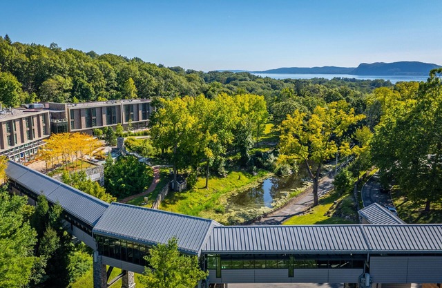 1BR Queen near NYC | Trails, Biking & Sauna Bliss