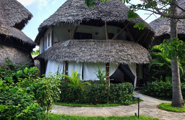 2-bed apartment Malindi Kenya Direct beach location