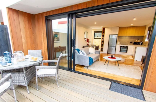 2 Bed Paradise near Hagley Park