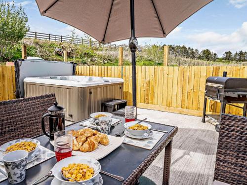 2 bed property in Brynteg West Wales 81353