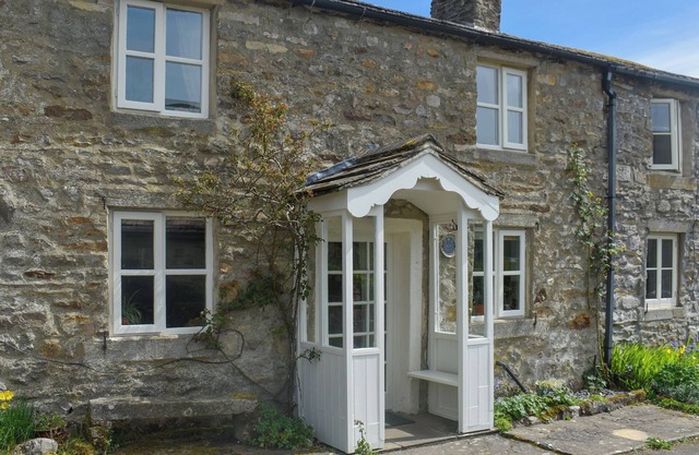 2 bedroom accommodation in Starbotton