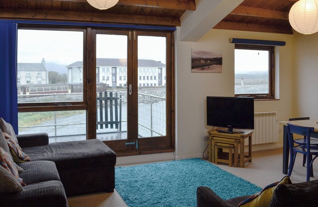 2 bedroom accommodation in Porthmadog