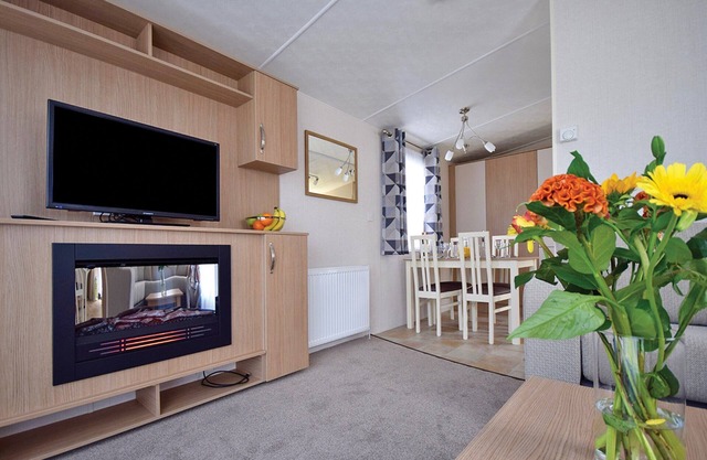 2 bedroom accommodation in Hamble