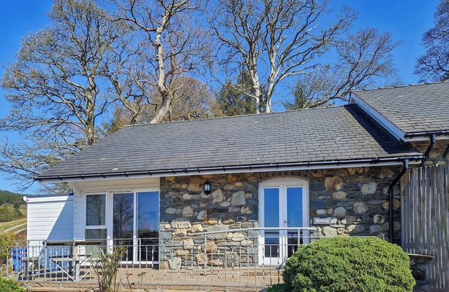 2 bedroom accommodation in Bala