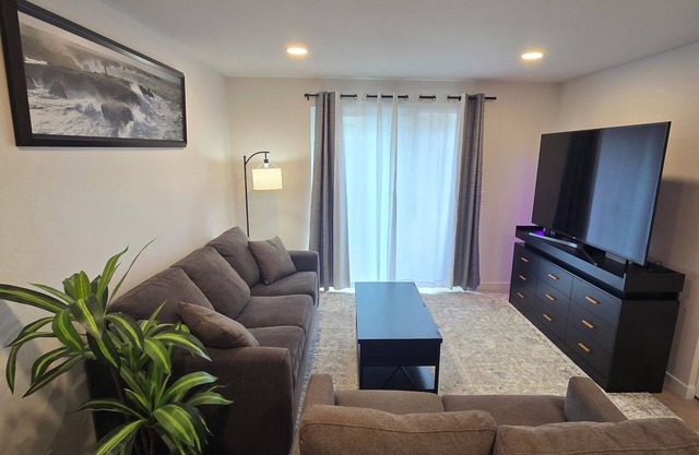 2 BR/Modern & Bright/Near Downtown Bellingham