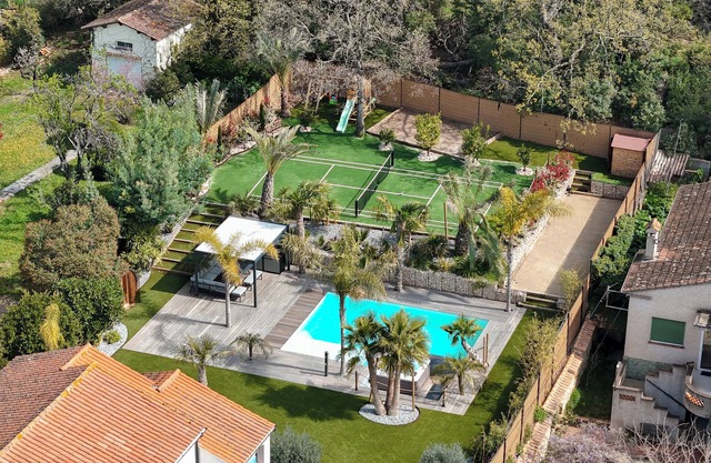 2 luxury suites with spa, tennis, golf & 1300m² private garden in Côte d'Azur