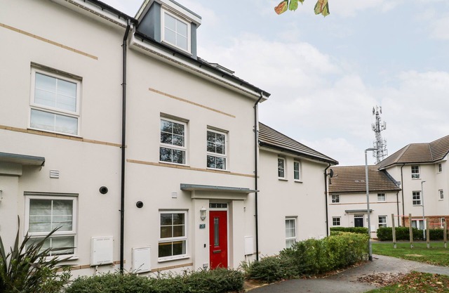 20 BISHOPS WAY, pet friendly, country holiday cottage in Falmouth