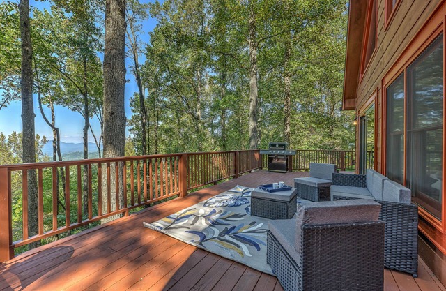 20% OFF| New| VIEWS | Walnut Haven| Hot Tub | GAME RM