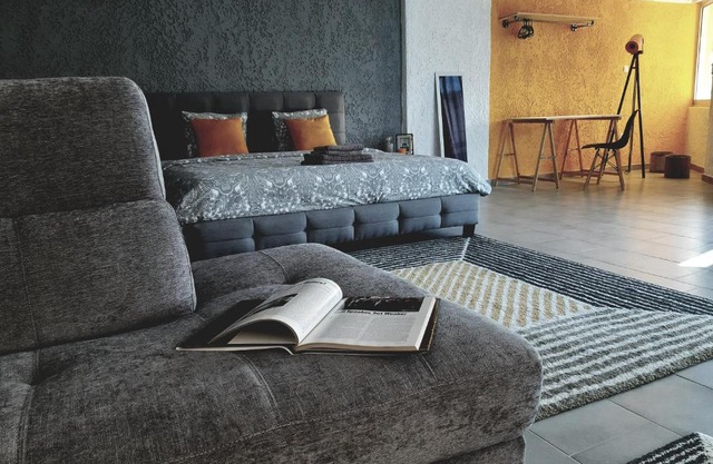 21 Suites Deluxe Stay Near The Airport