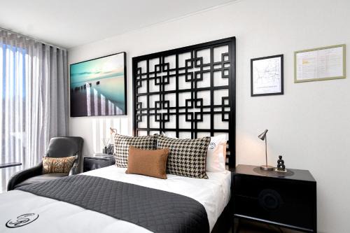 246 at 1ROSEBANK Executive Apartment